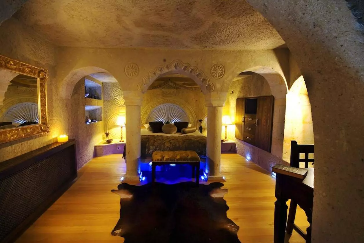 PEREMISALICAVE_SHABAVIZPARVAZ (2).jpg